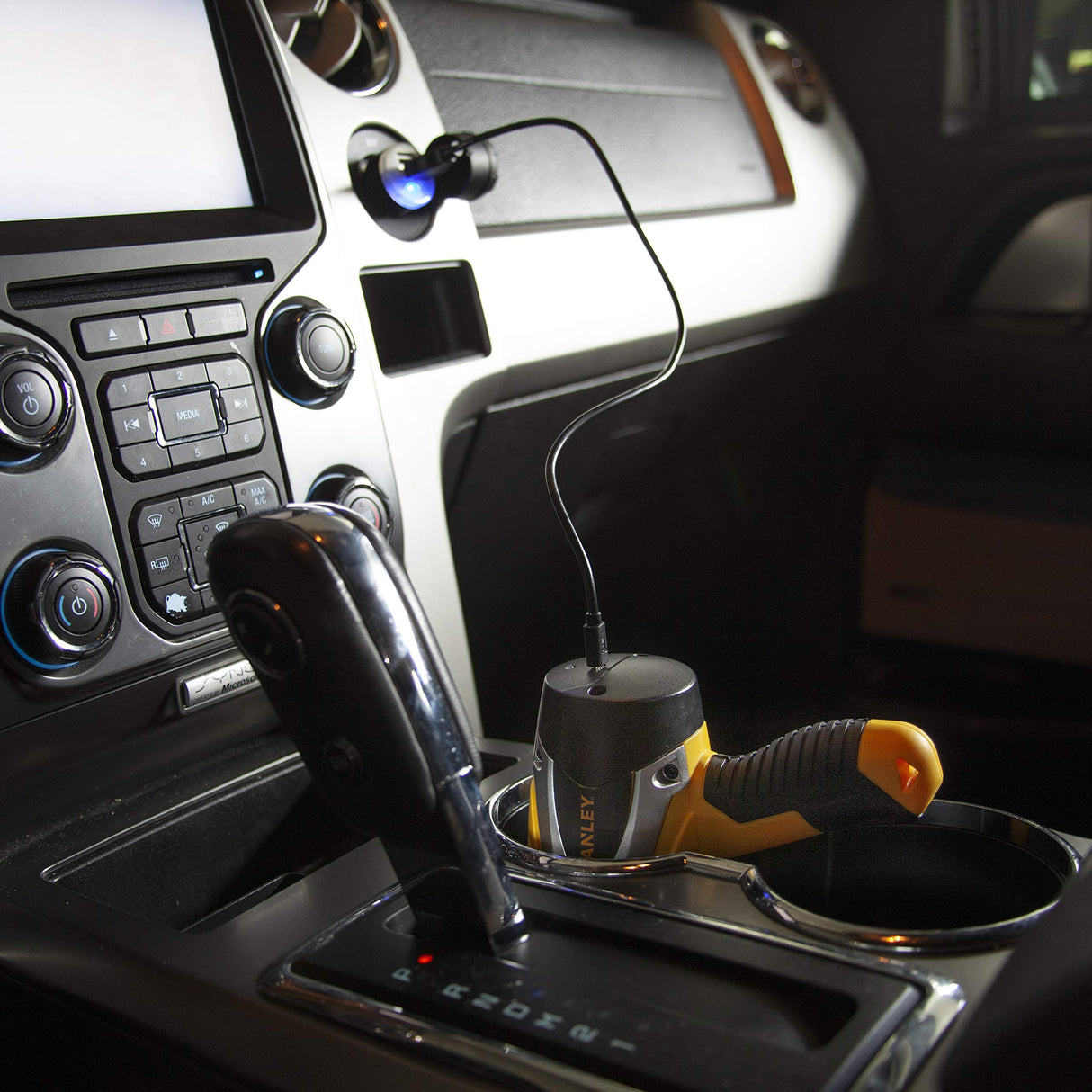 STANLEY SL5W09 Rechargeable 1000 Lumen Lithium Ion Ultra Bright LED Spotlight Flashlight STANLEY