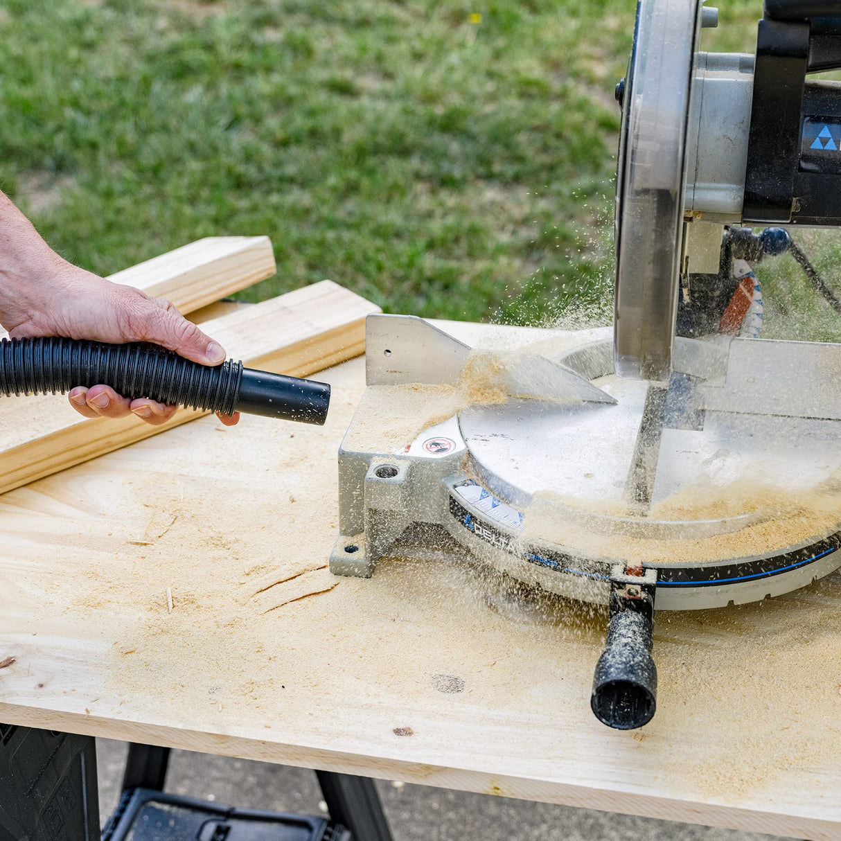 Shop-Vac 4 Gallon 4.0 Peak HP Wet/Dry Vacuum, Portable Compact Shop Vacuum with Tool Holder, Wall Bracket & Attachments, Ideal for Home, Jobsite, Shop-Vac