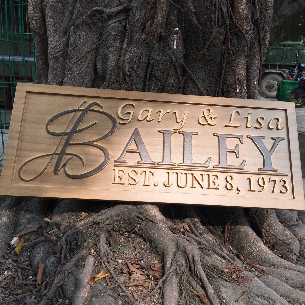 ADVPRO Personalized Custom Made Solid Pine Wood rustic home sign décor - wedding, anniversary, housewarming - fully customized with First/Last/Family AdvPro