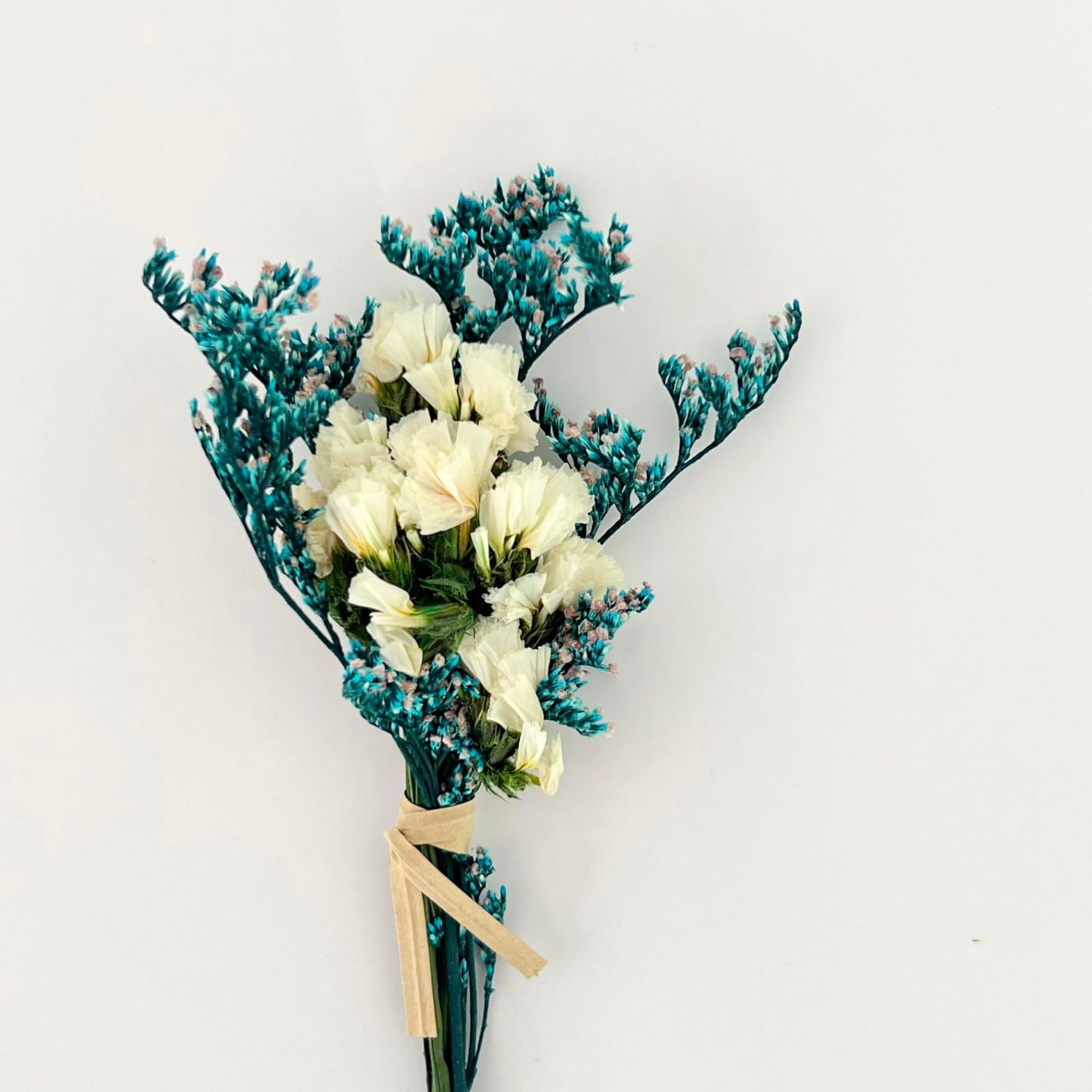 10Pcs Mini Dried Flowers Bouquet, Mixed Natural Dried Flowers Gypsophila Bouquets Boutonniere Table Centerpieces Birthday Cake Flowers for DIY Crafts MOORCHOCO