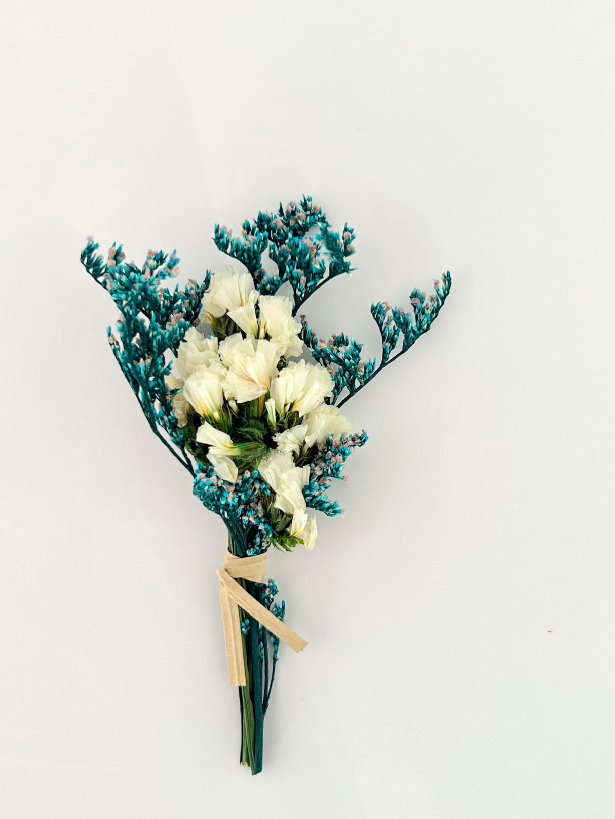 10Pcs Mini Dried Flowers Bouquet, Mixed Natural Dried Flowers Gypsophila Bouquets Boutonniere Table Centerpieces Birthday Cake Flowers for DIY Crafts MOORCHOCO