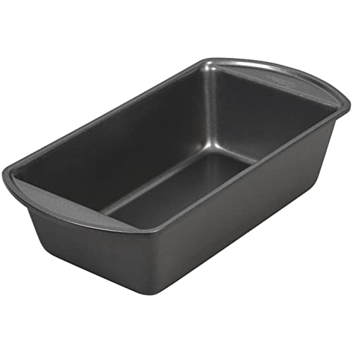 Wilton Perfect Results Premium Nonstick Bakeware Essentials Set - Perfect for Everyday Use and Baking Cookies, Cupcakes, Cakes, Steel, 6-Piece Wilton