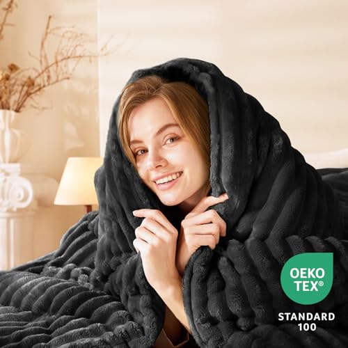 CozyLux Fluffy King Size Comforter Set - Super Soft Faux Fur Black Comforter King Size, Winter Warm Fleece Bedding Set, 3 Pieces Plush Fuzzy Bed Set (1 Shaggy Comforter, 2 Pillowcases) CozyLux