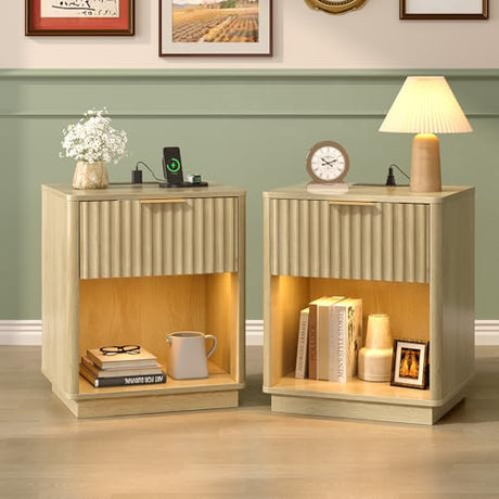 VINGLI Nightstands Set of 2 with Charging Station, LED Nightstand Fluted with Rounded Edge, 19"W Mid Century Modern Nightstand for Bedroom, Fluted Bed Side Table, Oak Night Stand, 18.9"W*15"D*22.4"H VINGLI