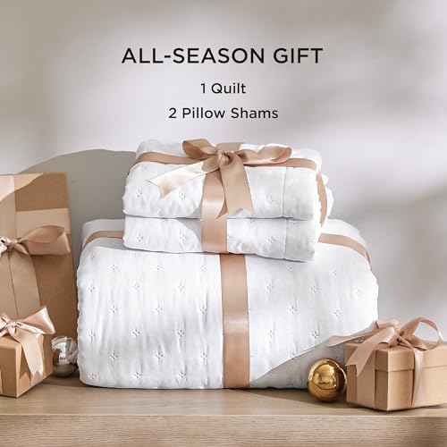 Bedsure King Quilt - Bright White Bedspread King Size & Lightweight Comforter, Modern Coverlet with Clover Pattern, Ultra Soft All-Season Bedding, 106 x 96 Inches Bedsure