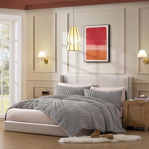 UGG Kenzie Comforter Set with 2 Pillow Shams Plush Faux Fur Bedding Soft Warm Down Alternative Comforter Washable Hypoallergenic Fluffy Blanket Set for Bedroom, King/California King Size, Seal UGG