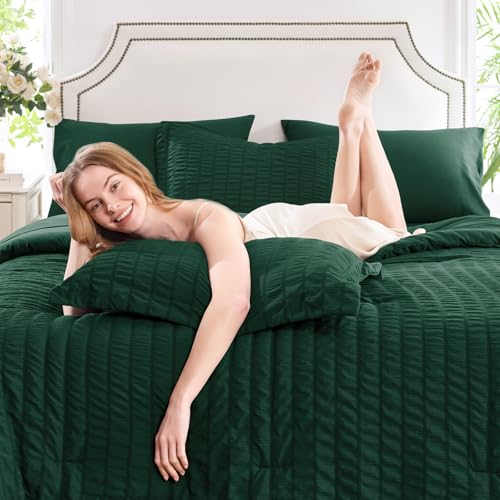 CozyLux Queen Comforter Set Emerald Green Seersucker 7 Pieces Bed in a Bag Queen Comforter Set with Sheets, Luxury Soft Bedding Set with Down Alternative Comforter, Sheets, Pillowcases & Shams CozyLux