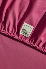 Bed Threads - Cotton Fitted Sheet - Organic Cotton Percale - 200TC - Luxury Organic Bedding - Breathable & Ultra-Crisp - Single Fitted Sheet Only - Machine Washable - Queen - Berry Bed Threads
