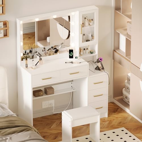 White Vanity Table with Drawer Dresser, Farmhouse Vanity Makeup Desk with Charging Station, Vanity Desk with Lights Mirror & Drawers for Makeup,Vanity Desk with Storage Shelf & 5 Drawers (Gold Handle) UGTOO