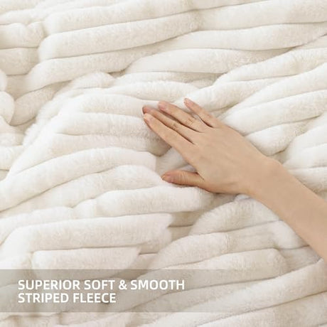 Smoofy Fluffy Full Size Comforter Sets 3 Pieces - Cream White Fleece Fluffy Comforter Set, Luxury Fuzzy Full Bed Set, Soft Comforter Full Size All Season, Heavy Faux Fur Comforter with 2 Pillow Cases Smoofy