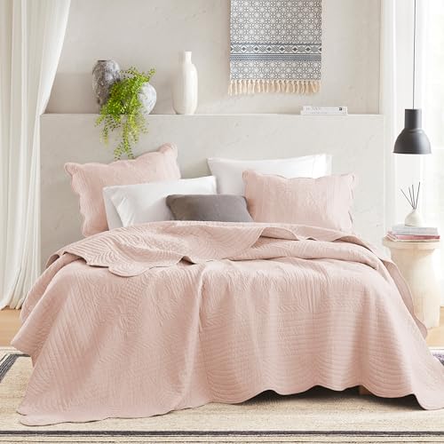 Madison Park Queen Quilt Set Damask Coverlet Set for Queen Size Bed, Cottage Oversized Quilt Set, Scallop Edge, All Season, Pre-washed Cotton-Filled Queen Size Quilt, Tuscany, Full/Queen Blush 3 Piece Madison Park