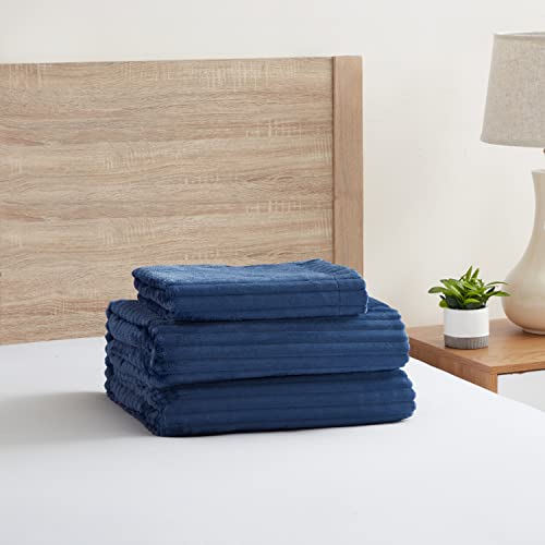 Nestl Premium Flannel Duvet Cover Set - 2 PC Reversible Twin Comforter Cover Set with Microfiber Back - 1 Velvet Duvet Cover Twin with Zipper Closure & 1 Pillow Sham 68 x 90 inches – Navy Blue Nestl