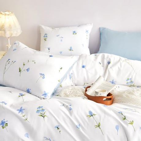 Wake In Cloud - Floral Comforter Set, Cottagecore Cute Aesthetic Watercolor Tiny Flowers and Leaves, Soft Lightweight Bedding for Women Teen Girls, 3 Pieces, Blue, Full Size Wake In Cloud
