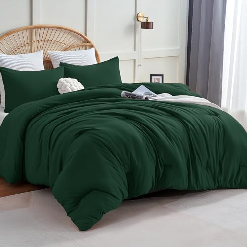 CozyLux Dark Emerald Green Full Size Comforter Set, 3 Pieces Solid Breathable Quilted Bedding Sets, Luxury Fluffy Soft Bed Set with Down Alternative Comforter All Season (1 Comforter & 2 Pillowcases) CozyLux