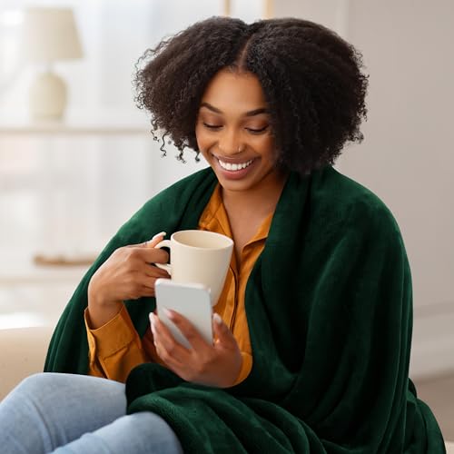 Utopia Bedding Fleece Blanket Queen Size Forest Green 300GSM Luxury Anti-Static Fuzzy Soft Microfiber Bed Blanket (90x90 Inch) Utopia Bedding