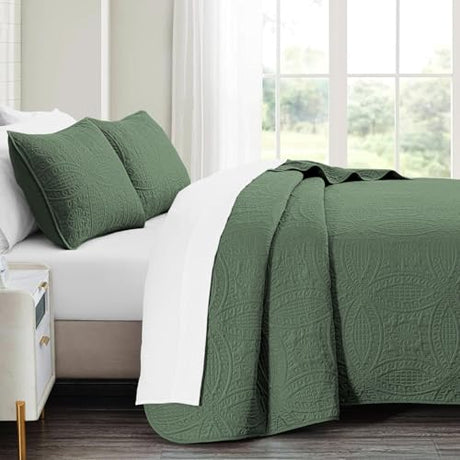 akkialla Queen Quilt Bedding Set,Olive Green Ultrasonic Full/Queen Quilt Set,Lightweight Soft Bedspread Coverlet,Modern Style Coin Pattern Bed Cover for All Seasons,3 Piece(1 Quilt,2 Pillow Shams) akkialla