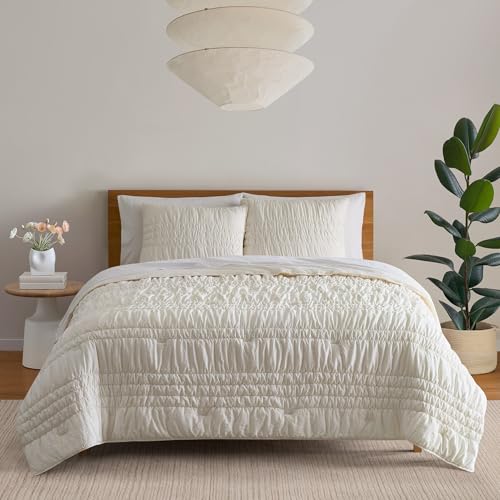 UGG Full/Queen Quilt Set - 3pc Bed Spread with 2 Pillow Shams, All Season Luxury Bedding, Lightweight Quilted Soft Textured Comforter, Cozy Coastal Queen Quilt Set, Beige Snow (Tide Devon) UGG