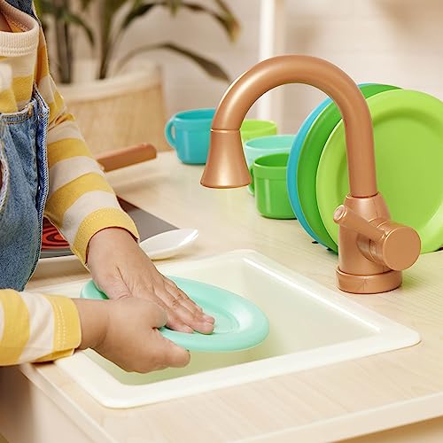 Battat – Play Kitchen & Market – Toddler-Friendly Size – Chalkboard Menu & Oven Dials – 25 Toy Cooking Accessories – 2 Years + – Two n' One Cookin' Fun Battat