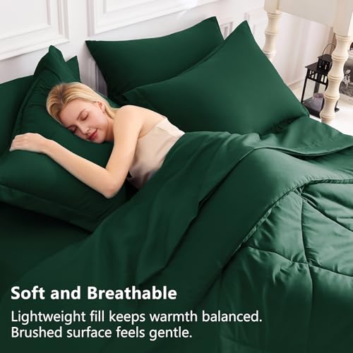 CozyLux Queen Comforter Set Emerald Green - Bed in a Bag Queen Size 7 Pieces, Luxury Soft Bed Set for All Seasons, Bedding Set with Down Alternative Comforter, Sheets, Pillowcases & Shams CozyLux