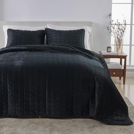 Great Bay Home Twin Size Velvet Quilt and Sham Set - Dual-Sided Luxury Velvet, Heavyweight 2-Piece Bedding Set - Ultra Soft, Quilted Box-Stitched and Down-Alternative Fill (Twin/Twin XL, Black) Great Bay Home