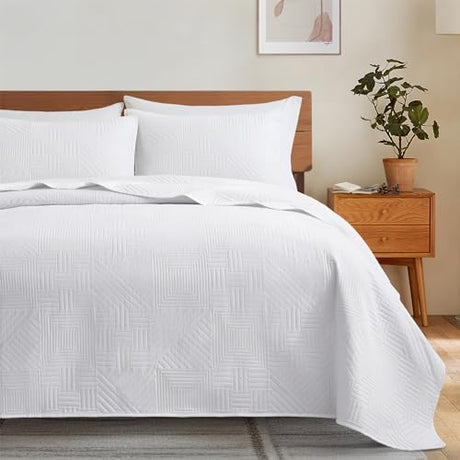 Lavsiry White Quilt Full/Queen Size with Pillow Shams, Summer Soft Geometric Pattern Bedspread, 3 Pieces Lightweight Coverlet Bedding Set for All Seasons Lavsiry