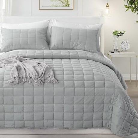 KASENTEX Oversized Queen Quilt Set 102"x106" – Soft Washed 3-Layer Lightweight Bedspread, Minimalist Nordic Design, All-Season Spring & Summer Quilt Set (1 Quilt + 2 Pillow Shams), Silver Grey KASENTEX