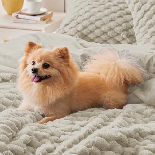 BEDELITE Fluffy King Size Comforter Set - Linen Fleece Soft Comforter for King Size Bed, Luxury Warm Bedding Set for Winter, Fuzzy Bed Set 3 Pieces (1 Comforter, 2 Pillowcases) BEDELITE