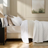 Bedsure Quilts Queen Size - Lightweight Bedspreads Queen Size with Classic Honeycomb Quilting, Soft Quilt Bedding Set, White Comforter Set Coverlet for All Seasons with 2 Pillow Shams (90" x 96") Bedsure