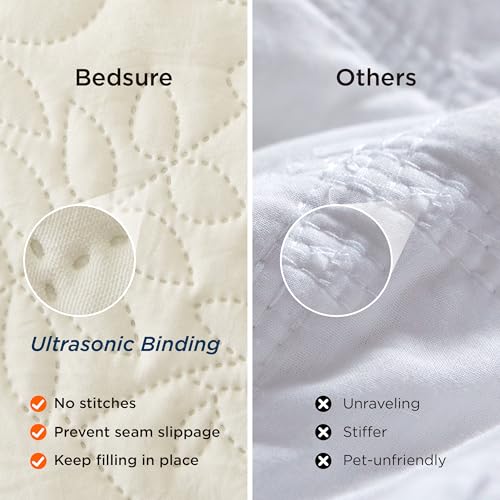 Bedsure Quilts Queen Size - Ultra Soft Pre-Washed Cloud-Like Bedding, All-Season Lightweight Comforter for Country Bedroom, Leaf Design Coverlet in Cream Yellow, 90 x 96 Inches Bedsure