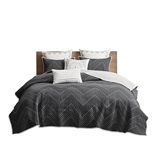 Ink+Ivy Reversible Cotton Quilt Set - Trendy Chevron Design Summer Cover Breathable Coverlet, Lightweight All Season Bedding Layer for Winter, Matching Shams, King/Cal King(104"x92"), Black 3 Piece INK+IVY