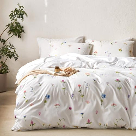Wake In Cloud - Floral Comforter Set, Cottagecore Cute Aesthetic Watercolor Tiny Flowers and Leaves, Soft Lightweight Bedding for Women Teen Girls, 3 Pieces, White, Full Size Wake In Cloud