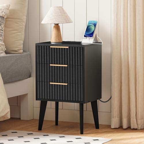 MAHANCRIS End Table, Fluted Night Stand, Modern Side Table with Charging Station, Bedside Table with 3 Drawers, Mid Century Nightstand, for Living Room, Bedroom, Study, Office, Black ETBK64E01 MAHANCRIS