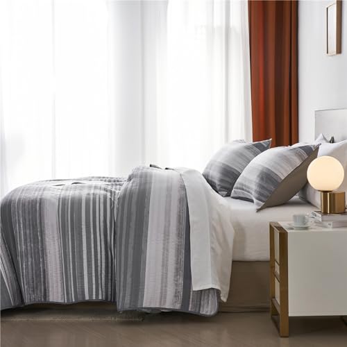 KAKIJUMN Twin Quilt Bedding Set, White and Grey Patchwork Striped Quilt Set, 2 Pieces Soft Lightweight Bedspread Coverlet Set with 1 Pillow Sham(Light Grey,Twin) KAKIJUMN