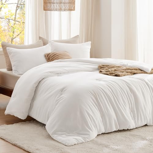 Bedsure California King Comforter Set White, Soft Prewashed Cal King Bedding, Quilted Comforter with Clover Design, Down Alternative Comforter for All Seasons, 3 Pieces Bed Set with 2 Pillow Shams Bedsure
