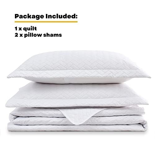 Maple&Stone White Quilt Set King Size, Lightweight Bedspread Ultrasonic Chevron Pattern Light Coverlet for All Season Comforter Bedding Decor - 3 Piece King Bed Cover Sets Maple&Stone