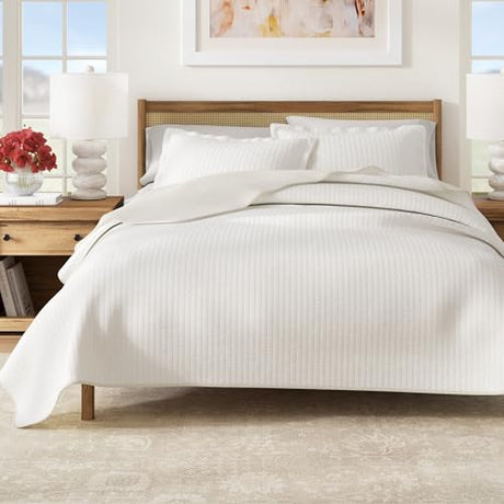 Great Bay Home Twin/Twin XL Quilt Bedding Set, 2-Piece Lightweight Summer Channel Stitch Quilt Set with Shams, Ultra Soft White Bedspreads, Quilted Bedding Coverlets for All Seasons Great Bay Home