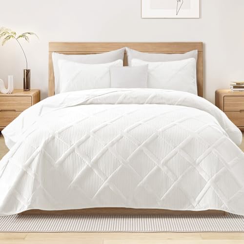 Exclusivo Mezcla Twin Size Quilt Set - White Quilts Bedding Set with 2 Pillow Shams, Modern Bedspread with Striped Pattern, Soft Lightweight Bedspreads Coverlets for All Seasons Exclusivo Mezcla