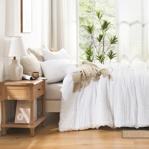 AveLom Seersucker King Comforter Set (104x90 inches), 3 Pieces - 100% Soft Washed Microfiber Lightweight Comforter with 2 Pillowcases, All Season Down Alternative Comforter Set for Bedding, White AveLom
