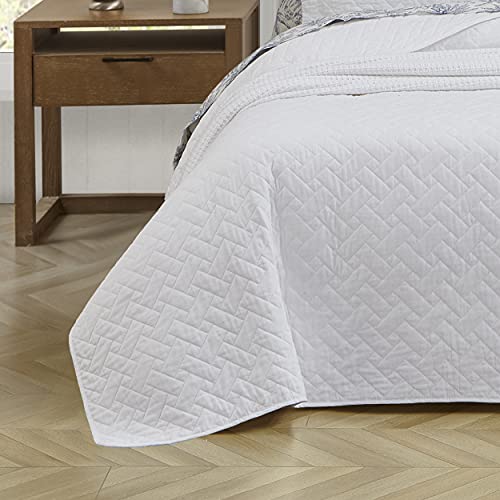 Tommy Bahama - King Quilt Set, Soft Bedding with Matching Shams, Cozy Bedspread, Bedding Set for All Seasons (Chevron White, King) Tommy Bahama