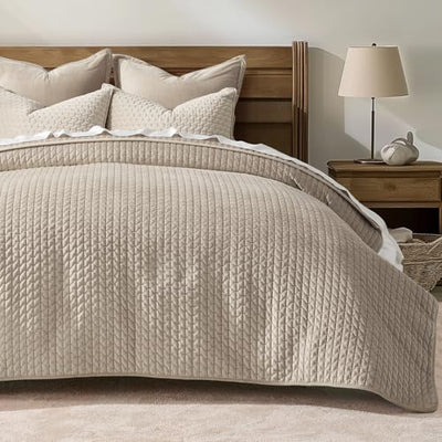 EVERGRACE Luxury Velvet Quilt Set King Size 3 Piece, Soft Cross-Stitch Velvet Comforter Set with Pillow Shams, Lightweight Coverlet Bedspread Bedding Set for All Seasons, Light Taupe