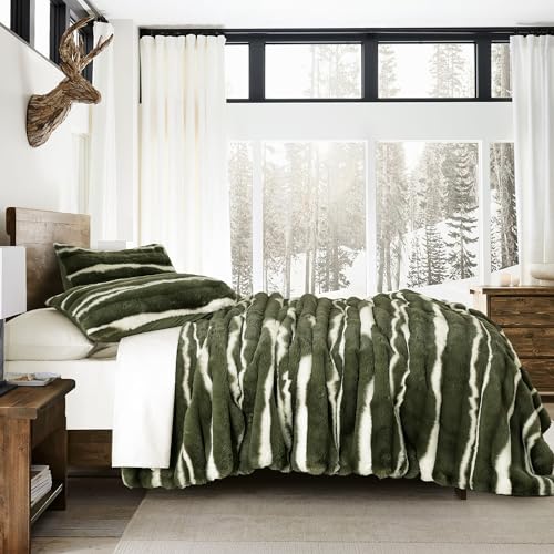 Wonderful 3 Pieces Fluffy Faux Rabbit Fur Comforter Set King Size, Dark Green Plush Fuzzy Bedding Set, Animal Stripes Design Warm Soft Comforter Bedding Set for All Season,104"x94" Wonderful