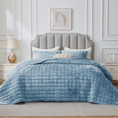 BEDELITE Velvet Quilt Set King Size - Luxury Velvet Comforter Bedding Set 3 Pieces, Soft Cozy Shiny Dusty Blue Oversized Bedspread Coverlet for All Seasons with 2 Pillow Shams BEDELITE