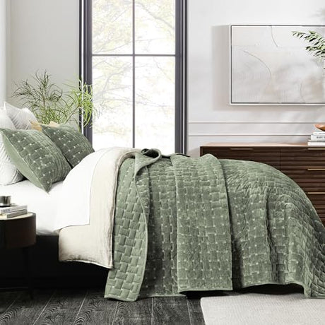 Grassix Velvet Quilt Set King Size, 3 Pieces Lightweight Velvet Comforter with Pillow Shams, Geometric Quilted Bedspread Coverlet Bedding Set for All Seasons, Sage Green, 108"x96" Grassix