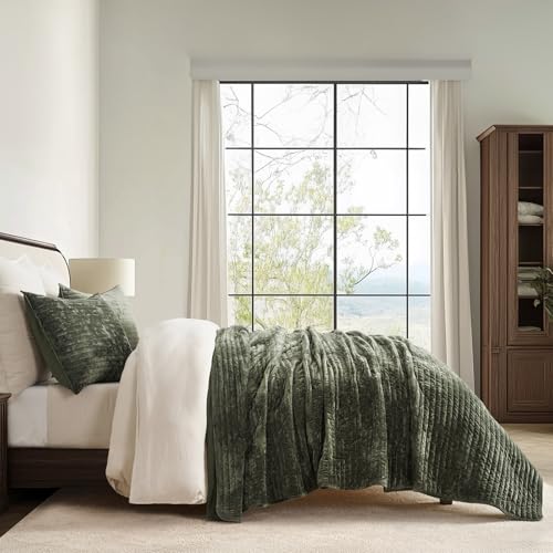 EVERGRACE Velvet Quilt Set King Size, Luxurious Soft Striped Channel Bedding Set, Lightweight Velvet Comforter for All Season, Oversized Bedspread Coverlet with 2 Matching Shams, Olive Green EVERGRACE
