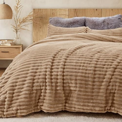 Sasttie Twin/Twin-XL Comforter Set 2 Pieces - Super Soft Fleece Comforters Twin/Twin-XL Size, 1 Luxury Warm Fuzzy Marshmallow Comforter with 1 Pillow Case, Faux Fur Bedding Set, Brown