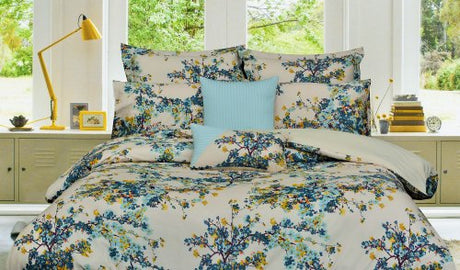 Tribeca Living Floral Printed King Cotton Sateen Duvet Cover Set, 300 Thread Count, Oversized, Five Piece Set Includes Duvet Cover, Sham Pillowcases and Decorative Pillows, Casablanca/Beige Tribeca Living
