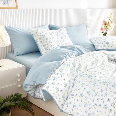 Wake In Cloud - Floral Comforter Set, Coquette Cottagecore Aesthetic Flower Shabby Chic Pattern for Women Teen Girls, Soft Lightweight Bedding, 3 Pieces, White Blue, Queen Size Wake In Cloud