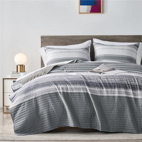 KAKIJUMN Twin Quilt Bedding Set, White and Grey Patchwork Striped Quilt Set, 2 Pieces Soft Lightweight Bedspread Coverlet Set with 1 Pillow Sham(Light Grey,Twin) KAKIJUMN
