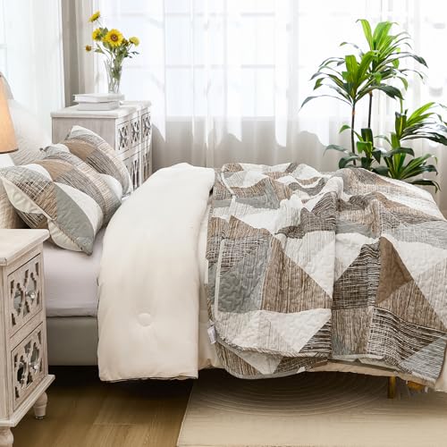 Dintszyayue Quilt Queen Size Brown, 3 Pieces Patchwork Bedspread Bedding for Queen Size Bed, Soft Lightweight Microfiber Geometric Coverlet Set for All Season Quilt with 2 Pillowcases Dintszyayue