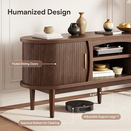 Decofy Mid Century TV Stand for TVs up to 65 Inches, Entertainment Center with Storage, Power Outlet, Fluted Sliding Doors & Adjustable Shelves, Modern Media TV Console Table for Living Room (Walnut) Decofy